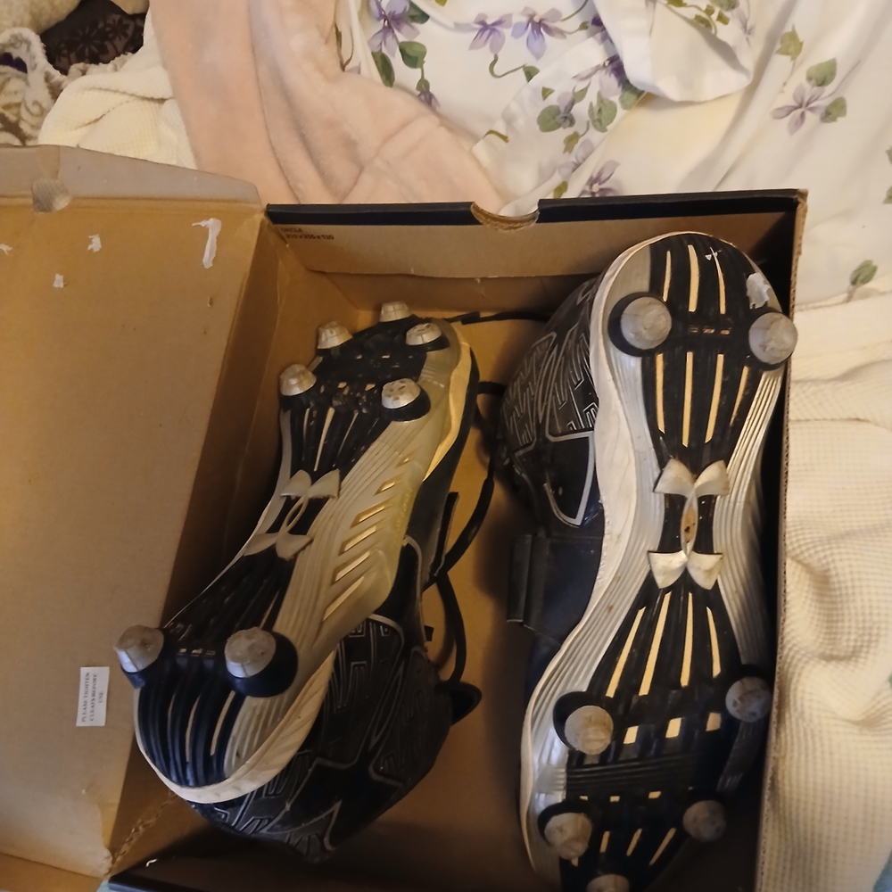 Under Armour Black and White Athletic Shoes - Picture 3 of 3
